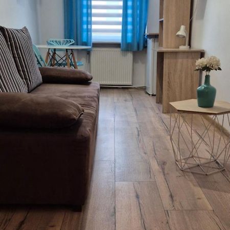 Hostel Tulip - Pokoj 2 Ze Wspolna Lazienka I Kuchnia 슈체친 외부 사진