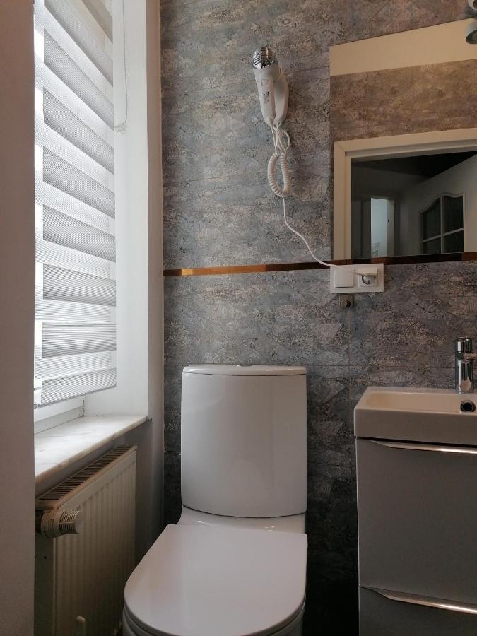Hostel Tulip - Pokoj 2 Ze Wspolna Lazienka I Kuchnia 슈체친 외부 사진