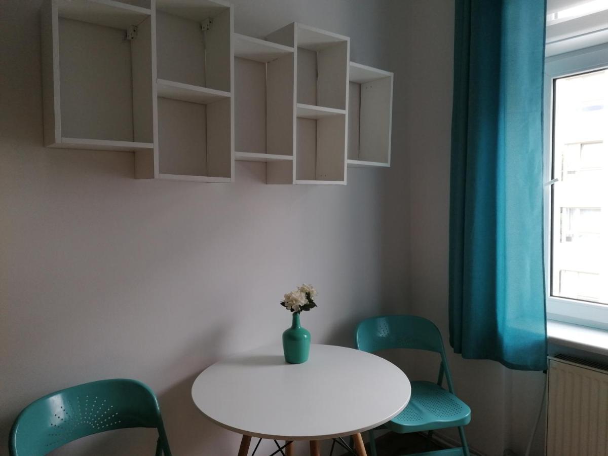 Hostel Tulip - Pokoj 2 Ze Wspolna Lazienka I Kuchnia 슈체친 외부 사진