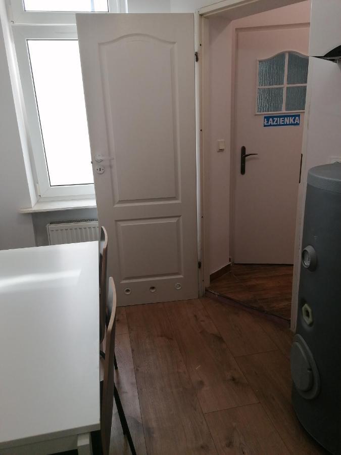 Hostel Tulip - Pokoj 2 Ze Wspolna Lazienka I Kuchnia 슈체친 외부 사진