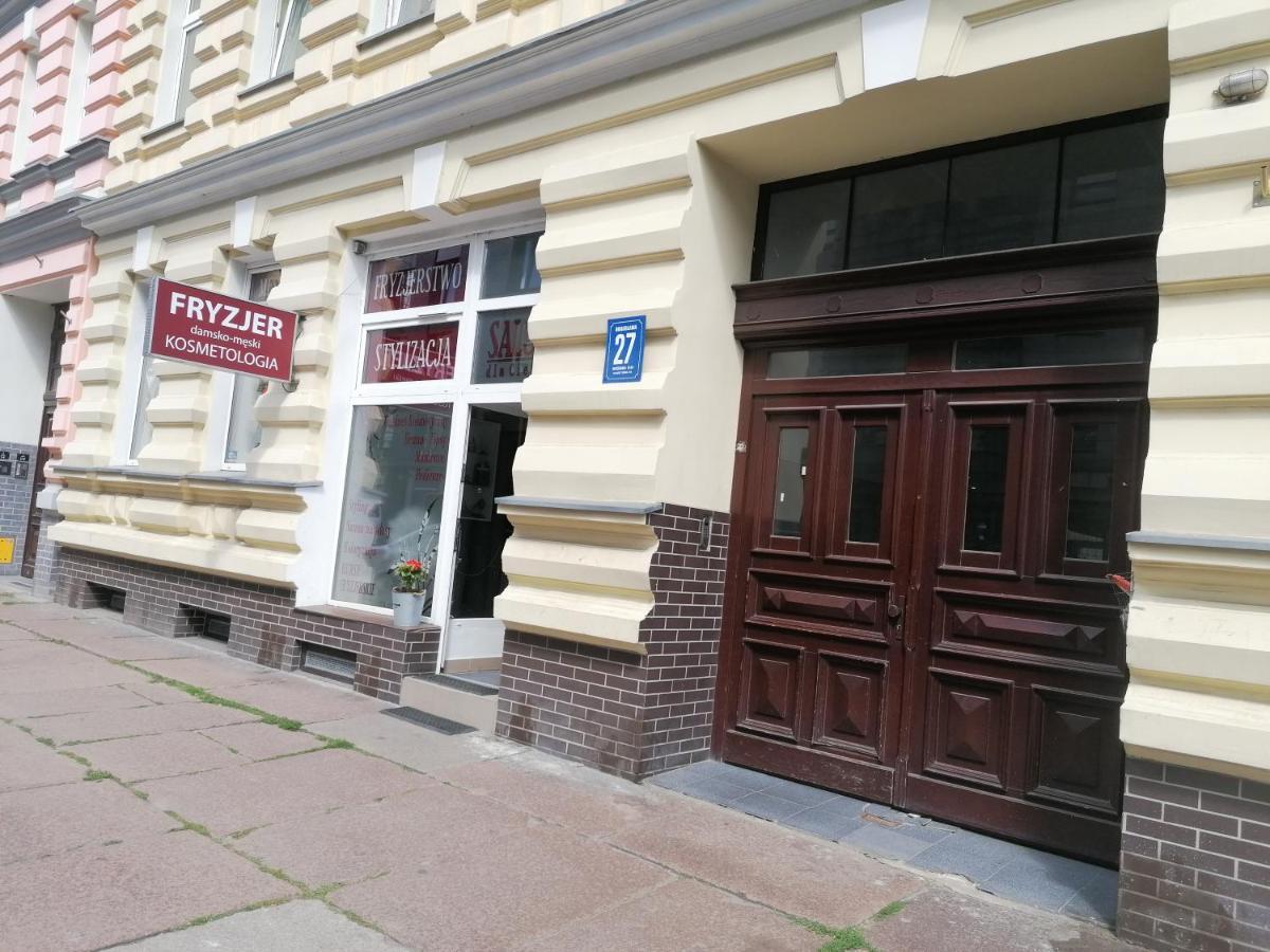 Hostel Tulip - Pokoj 2 Ze Wspolna Lazienka I Kuchnia 슈체친 외부 사진