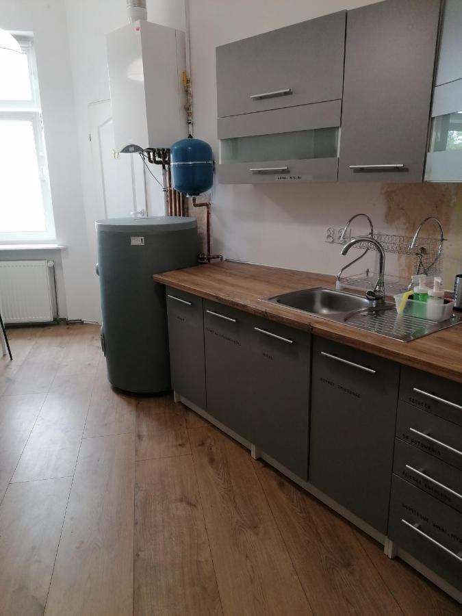 Hostel Tulip - Pokoj 2 Ze Wspolna Lazienka I Kuchnia 슈체친 외부 사진
