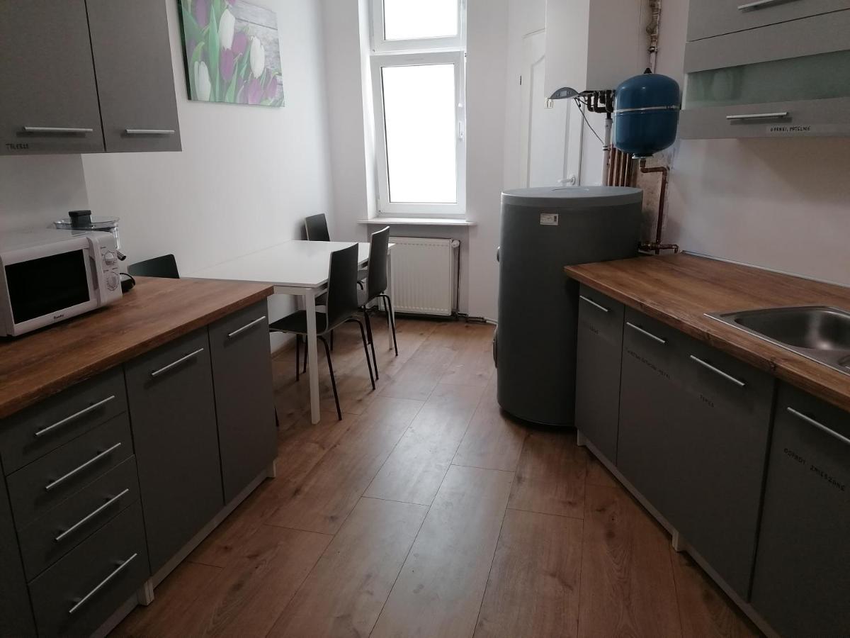 Hostel Tulip - Pokoj 2 Ze Wspolna Lazienka I Kuchnia 슈체친 외부 사진