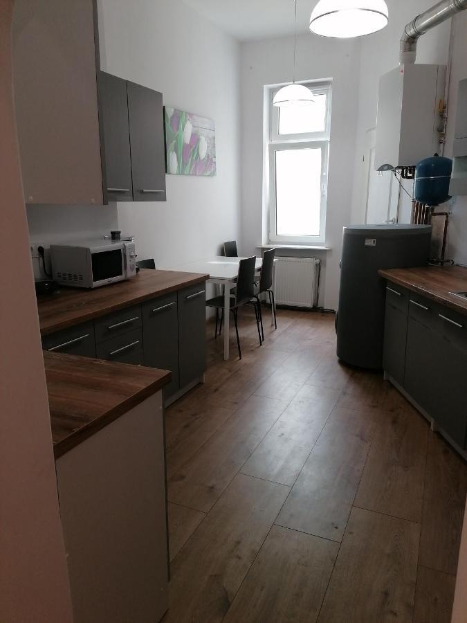 Hostel Tulip - Pokoj 2 Ze Wspolna Lazienka I Kuchnia 슈체친 외부 사진