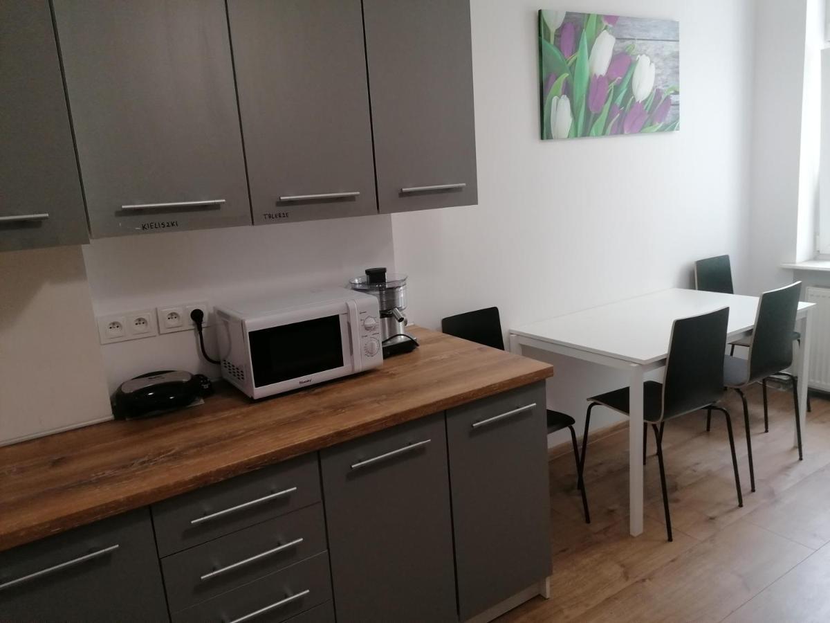 Hostel Tulip - Pokoj 2 Ze Wspolna Lazienka I Kuchnia 슈체친 외부 사진