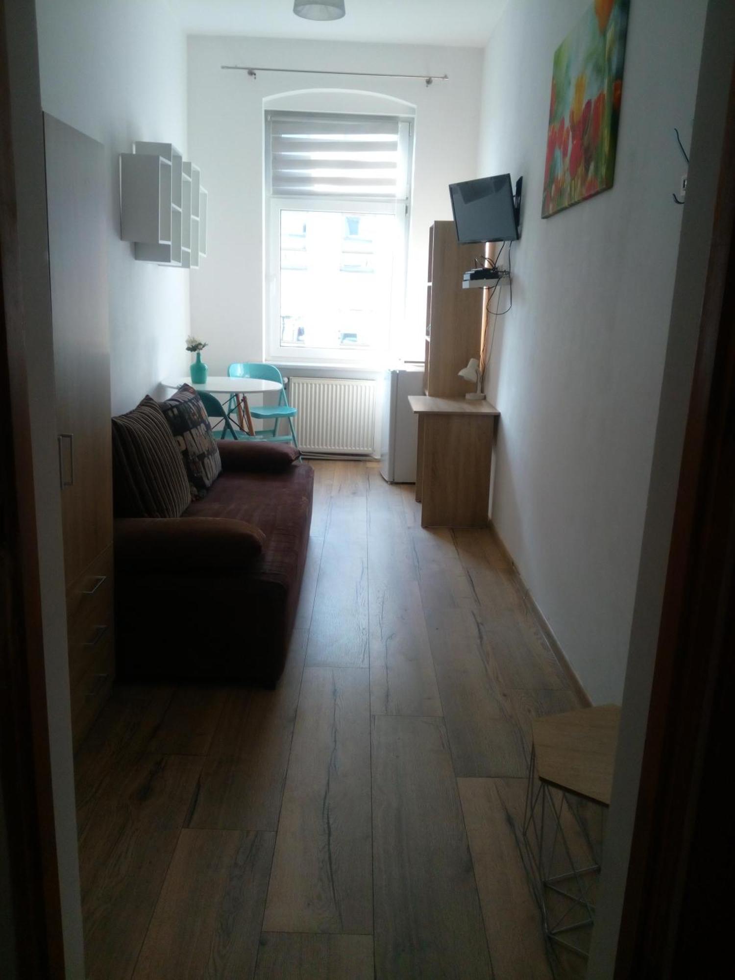 Hostel Tulip - Pokoj 2 Ze Wspolna Lazienka I Kuchnia 슈체친 외부 사진
